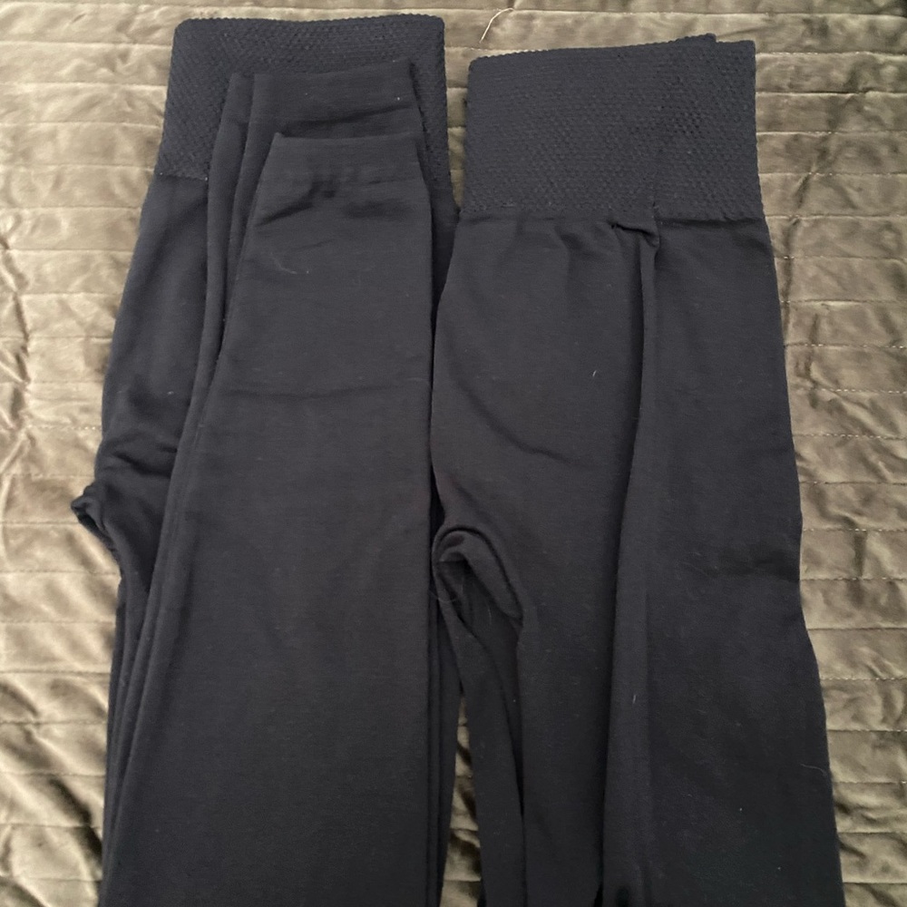2 leggings